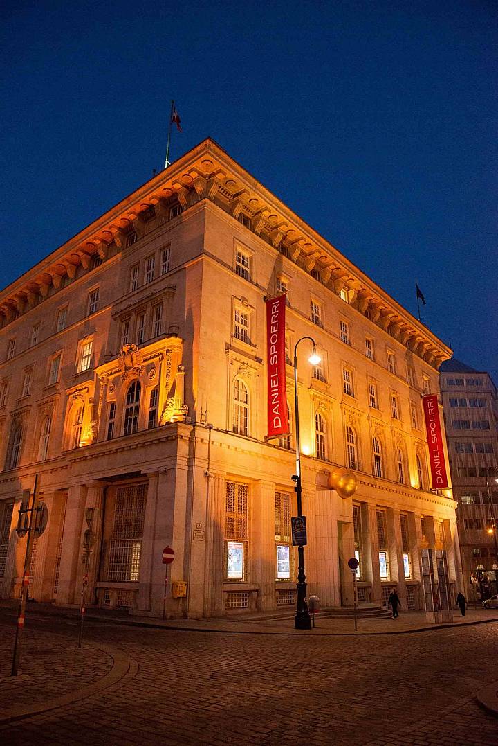 Bank Austria Kunstforum Wien zeigt Daniel Spoerri